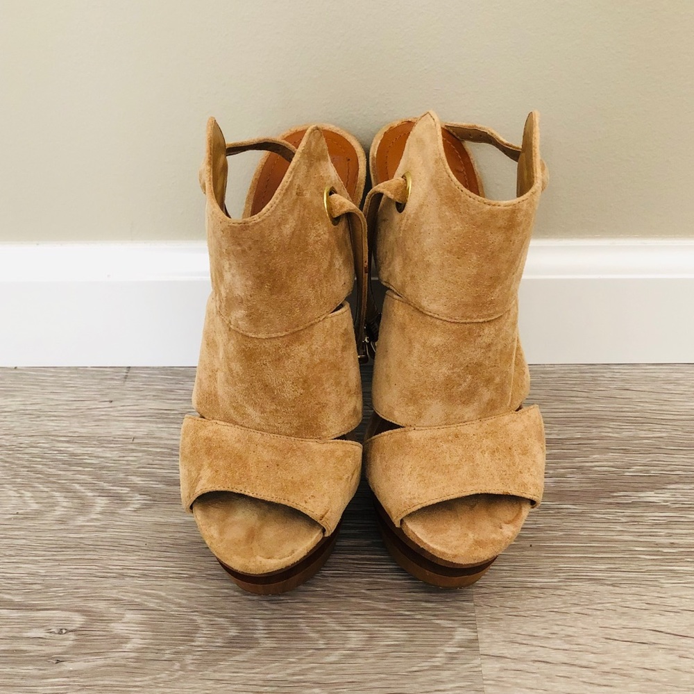 The sexiest shoe!